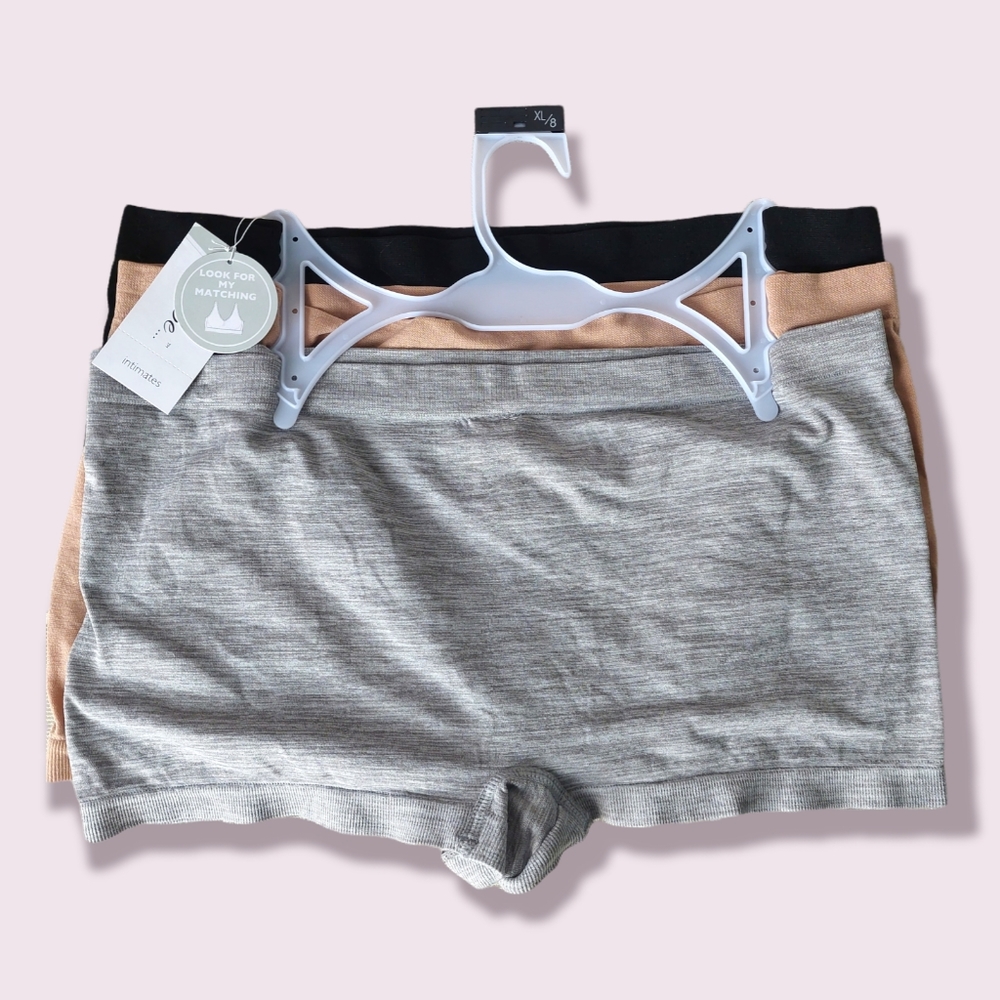 NWT Women's Comfort Fit Seamfree Boyshort Shorties Underwear (3-Pack) - Picture 2 of 11